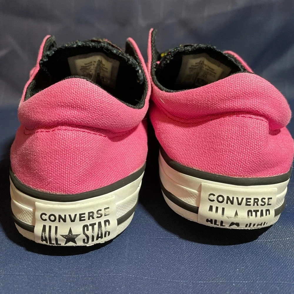 Converse All Star pink & black slip-on low tops w/ stars girls sz 1